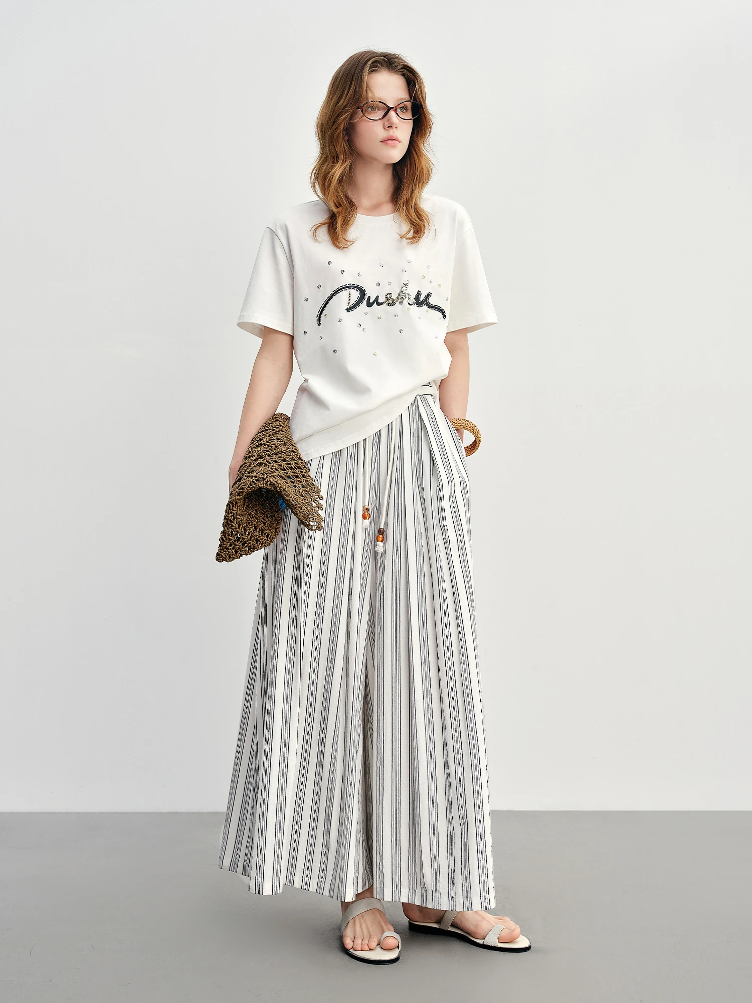 ​ FSLE Zomer 2025, T-shirt met letterprint - Kraldetail, ronde hals, losse pasvorm, casual top, damesmode ​