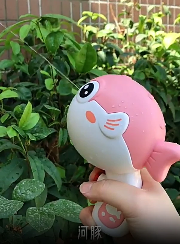 

2 шт., милые пистолеты с изображением акулы, рыбы-фугу, детские пистолеты с океанскими животными, летние развлечения, легкий спрей для малышей, игра в бассейн, вечерние сувениры, пляж