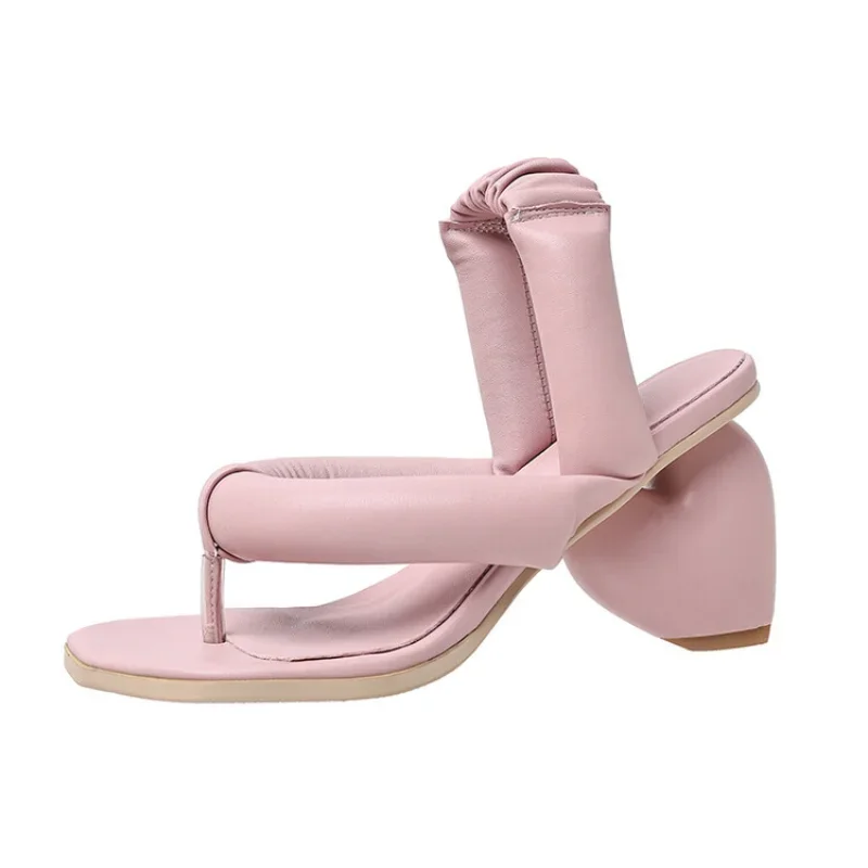 2023 Love Heel Clip Toe Pink Leather Slippers 34-43 European Fashion Open Toe Sandals Women\'s Short Heel Outdoor Wear Slippers