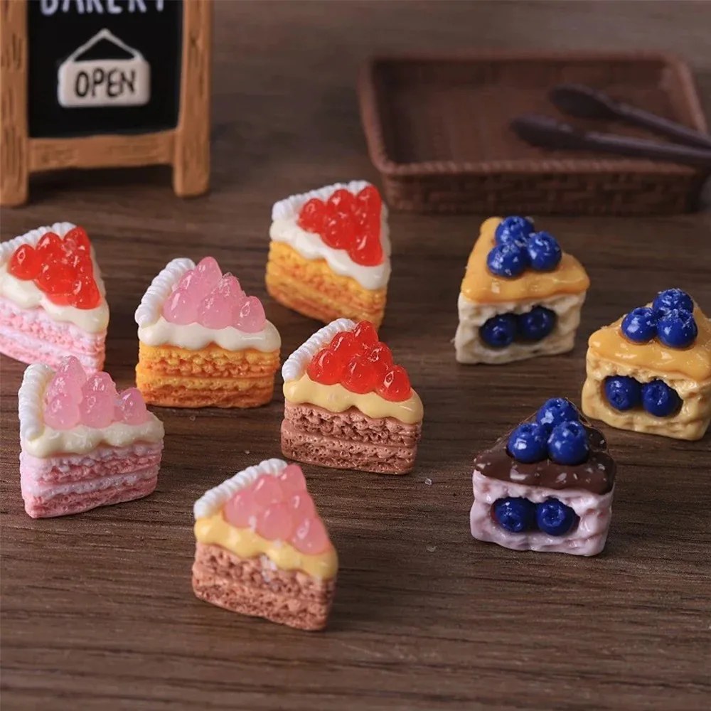 10PCS Strawberry Triangle Cake Miniature Flat Back Resin Cabochons For Hairpin Scrapbooking DIY Home Decor Craft Accessories
