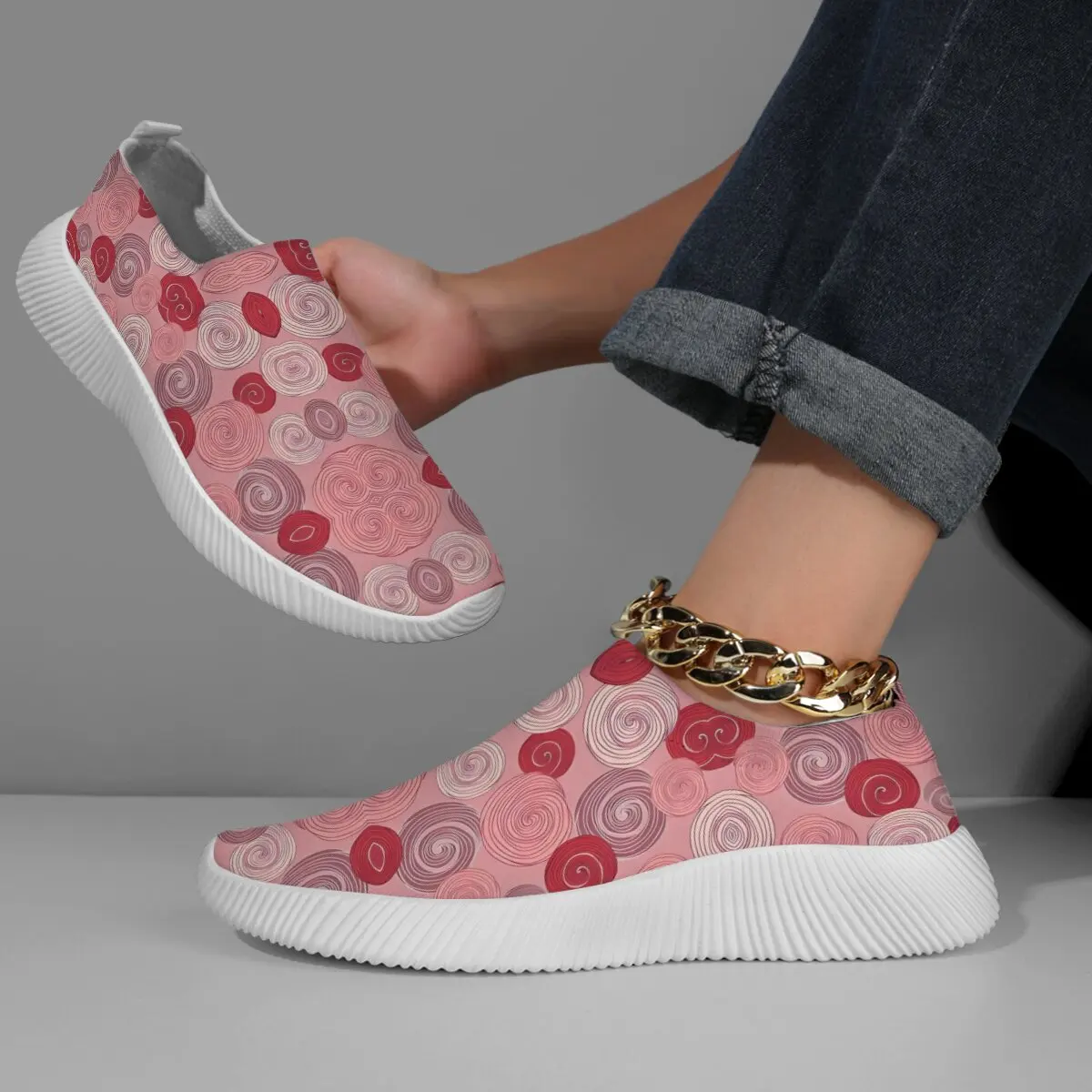 

New Lightweight Couple Outdoor Lace-up Soft-soled Casual Sports Shoes with Floral and Color-matched Plum and Rose Patterns