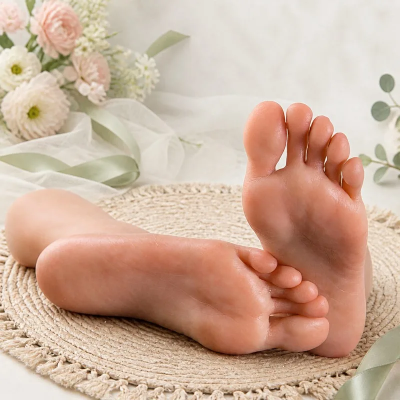 1:1 Life-size Silicone Female Foot Model Size 39 Suitable for Photography Props Nail Art Practice and Personal Collection TG3908