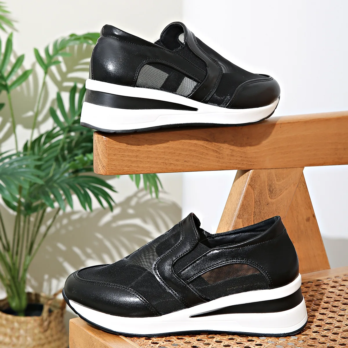 

Women's Sports Shoes Spring Autumn New Mesh Solid Colour Round Head Sneakers Fashion Breathable Thick Bottom Casual Loafers