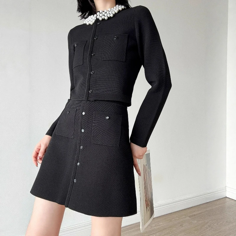 

New Fashion French Elegance Socialite Style Contrasting Color Pearl Round Neck Knitted Cardigan A-line Skirt Set 2026 Spring