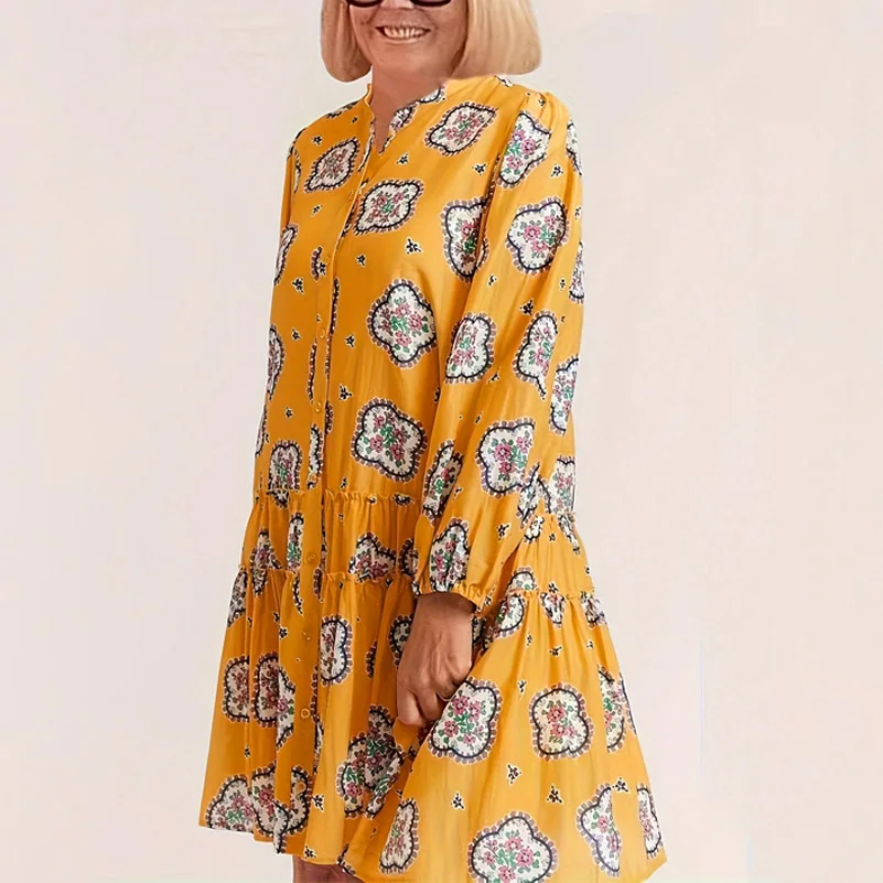 Vestido boêmio plus size, gola alta com estampa tribal com mangas de sete quartos e camisa com carcela aberta, vestido casual