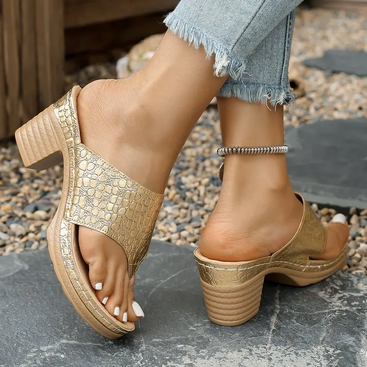 موضة المرأة عالية الكعب النعال الصيف حجم كبير تو خفيفة الوزن كعب سميك نعال شاطئ Zapatos Mujer 2025 Tendencia #3
