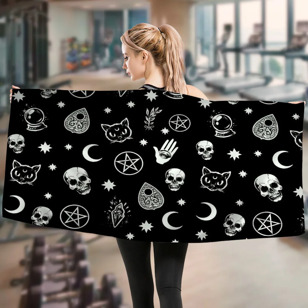 แม่มด Moon Tarot ผ้าเช็ดตัวชายหาดที่มีสีสันผ้าเช็ดตัวสําหรับสาวไมโครไฟเบอร์แห้งเร็วทรายที่กําหนดเองฟรีชายหาดโยคะสปายิมสระว่ายน้ํา