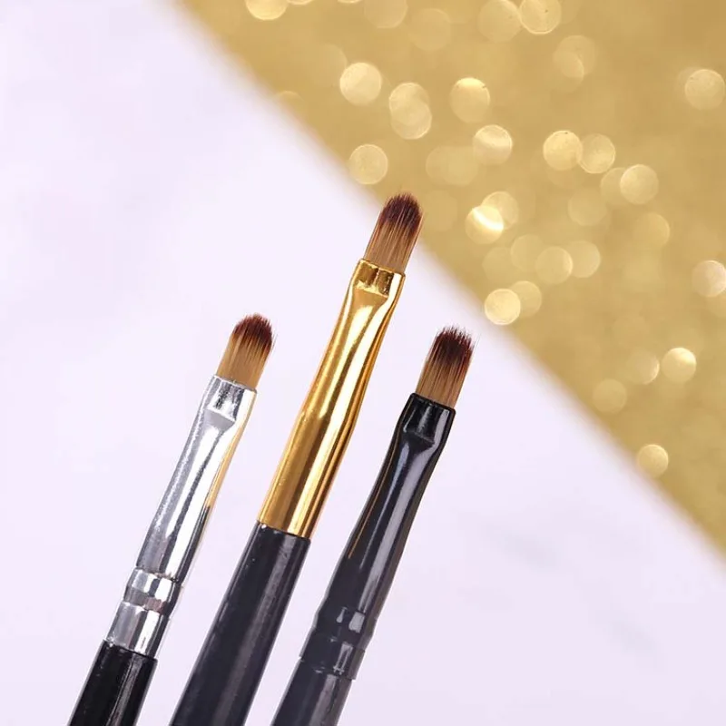 Cień do powiek Podkład Szminka Pędzel do makijażu Przenośny metalowy uchwyt Wysuwany włókno Miękki pędzel do ust z osłonką Narzędzie kosmetyczne