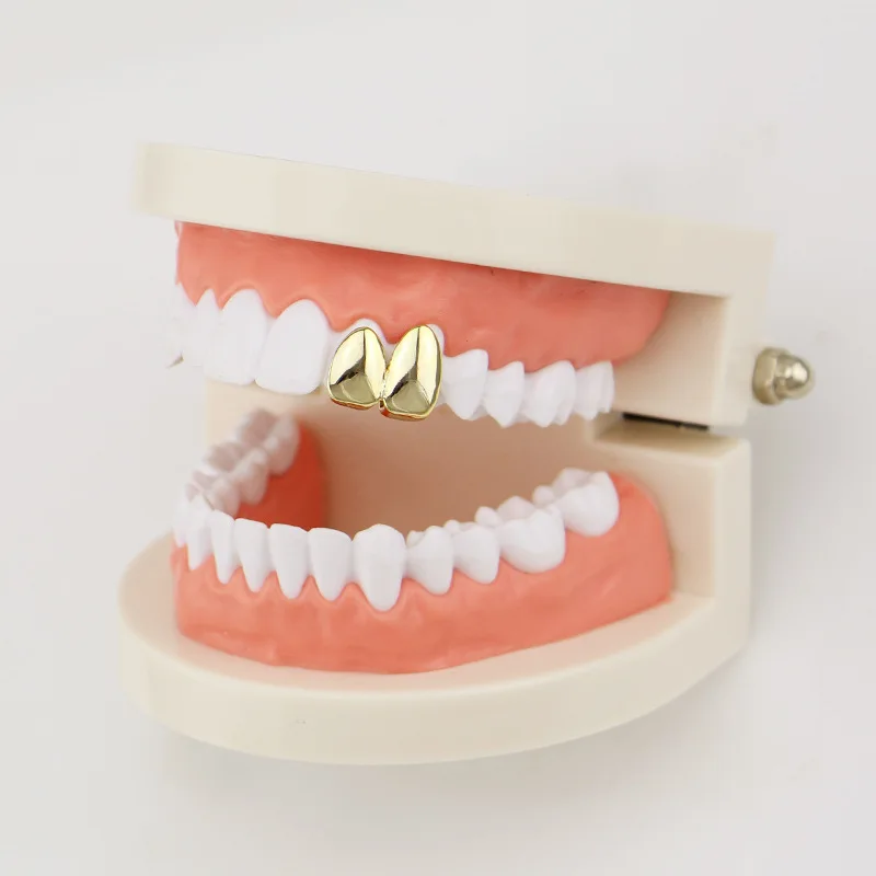 2PCS 18K Gold Plated Polished Hip Hop Braces Vampire Pointed Teeth False Teeth Halloween Vampire False Teeth for Women and Men