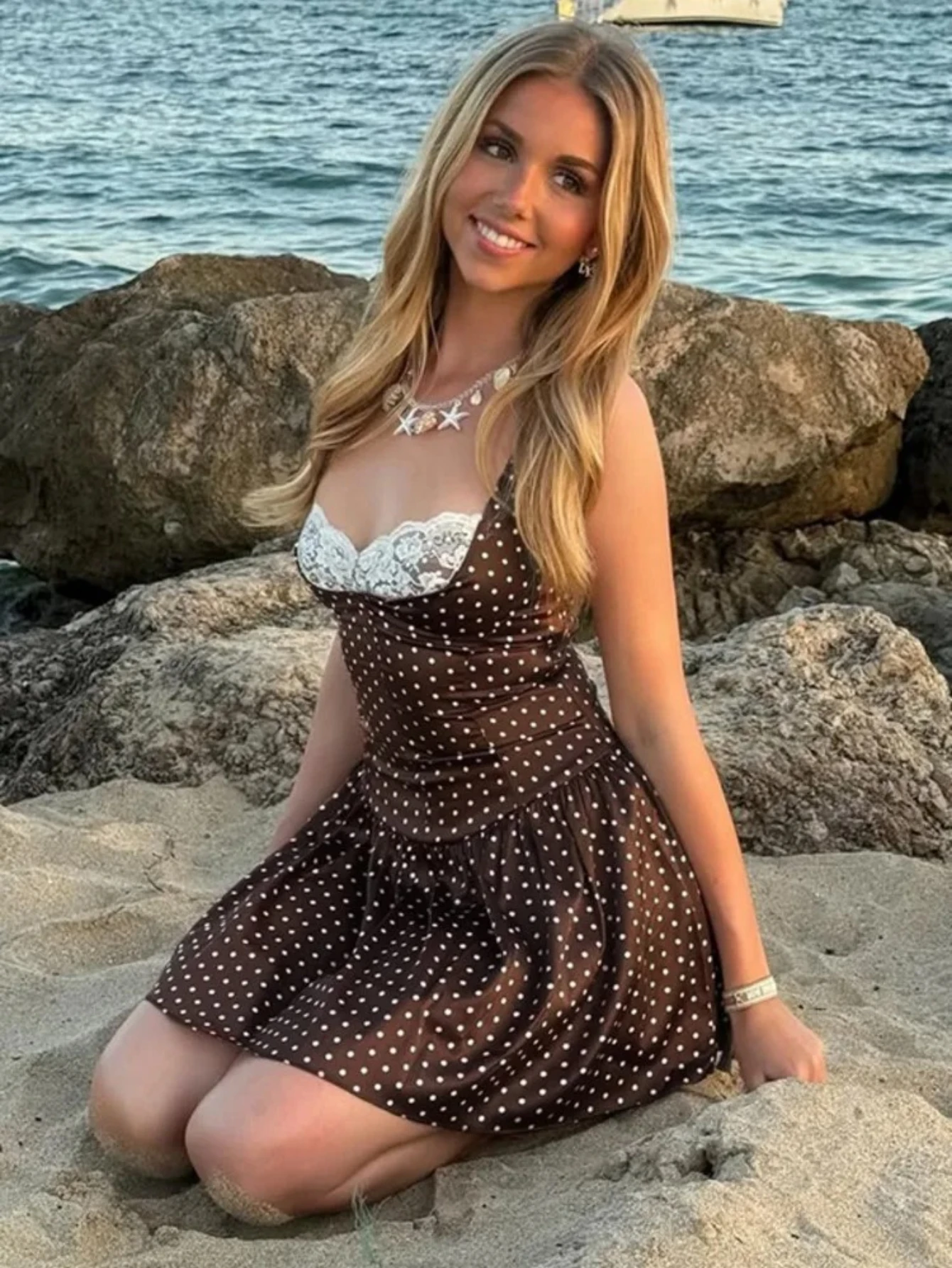 Mini robe Sexy en dentelle pour femmes, dos nu, à pois, élégante, Patchwork, bretelles Spaghetti, sans manches, taille haute, robe de Club