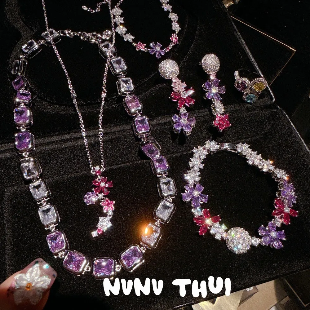 

Женское ожерелье с цветком ириса и фиолетовыми камнями, серьги с фиолетовым цирконом, комплект из браслета и кольца.