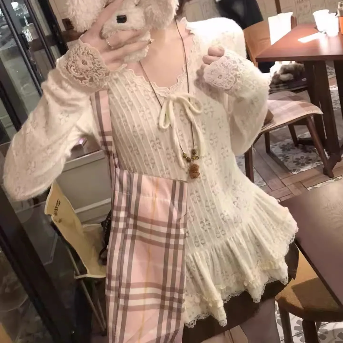 

Новая женская базовая блузка в корейском стиле с V-образным вырезом, кружевом и длинными рукавами, весна 2026, с завязками на талии