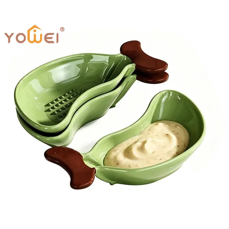 Latest Multi-functional Manual Banana Grinding Plate Cute Shape Non-Slip Hot Pot Sauce Dish Handmade Garlic Grater Cooking