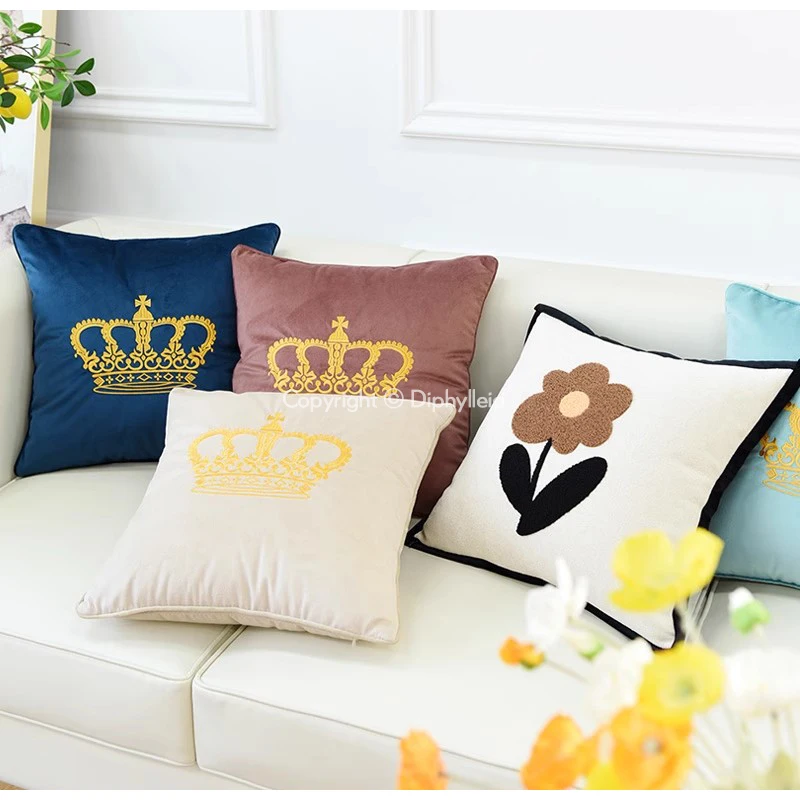 Diphylleia Black Velvet With Gold Embroidered Crown Cushion Cover Princess Prince Royal Crown Queen King Luxury Pillowcase 45x45 view 3