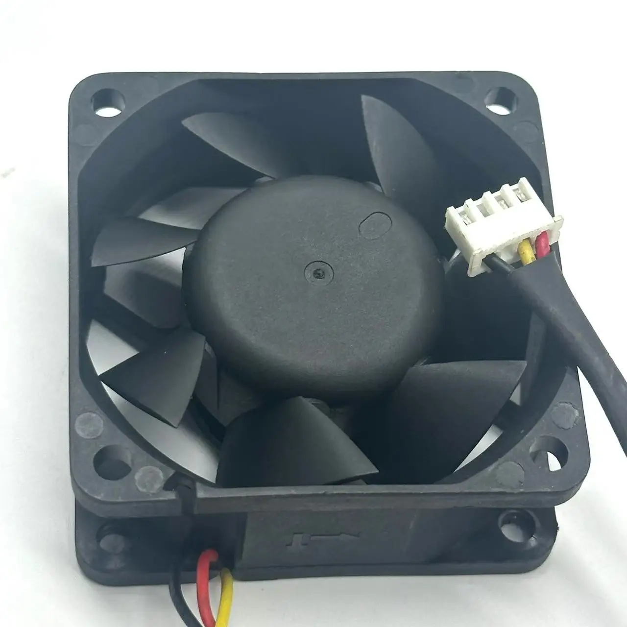 Imagem -02 - Dwph Efc06e12d dc 12v 060a 60x60x25 mm Ventilador de Resfriamento de Servidor de Fios