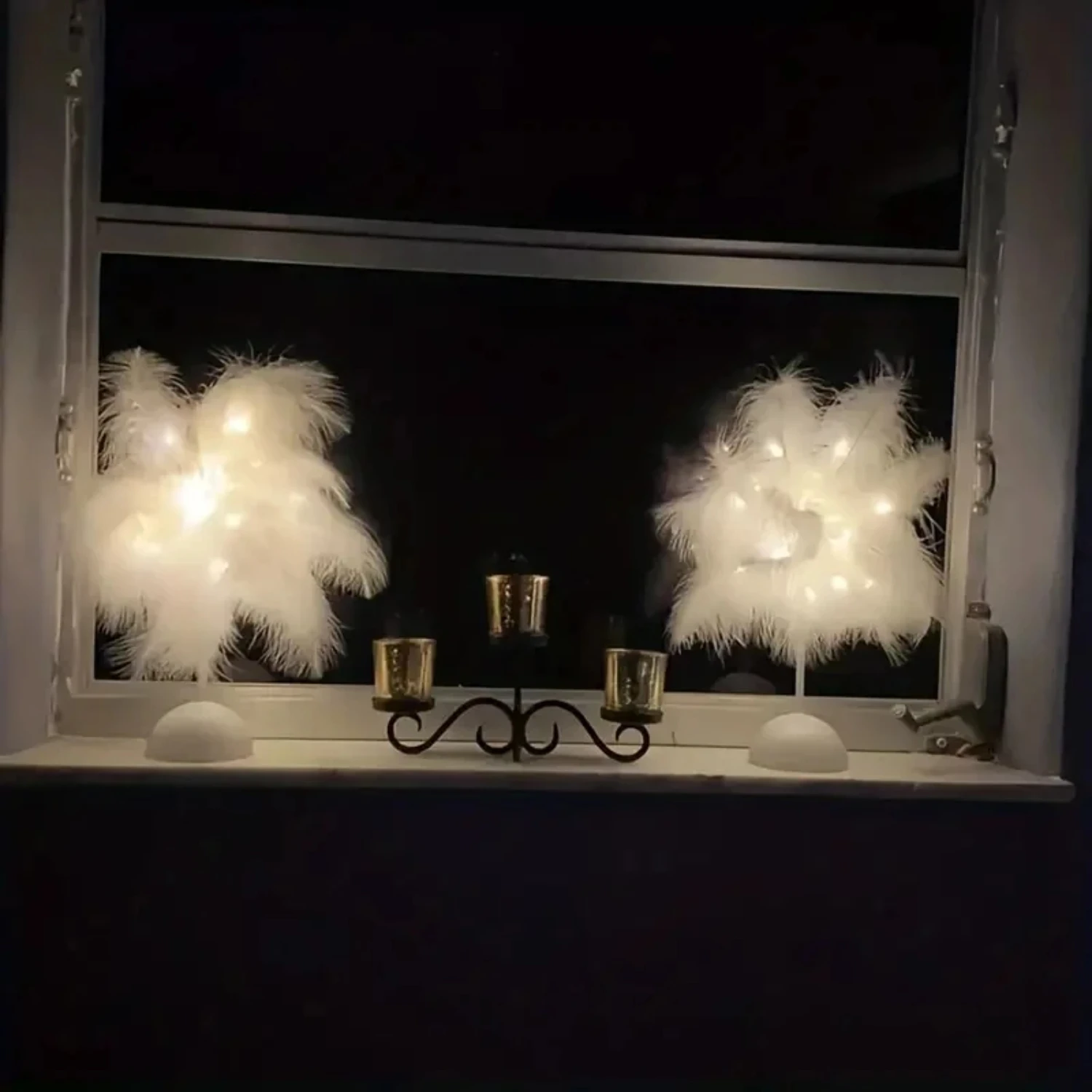 1PC Feather Design LED Table Lamp   - Battery-Powered, Portable & Ideal Bedroom Decor  All Occasions