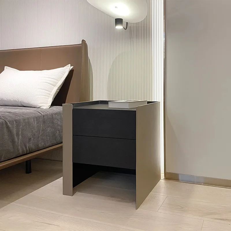

Italian leather haute couture bedside tle modern minimalist high-end bedroom smoked solid wood