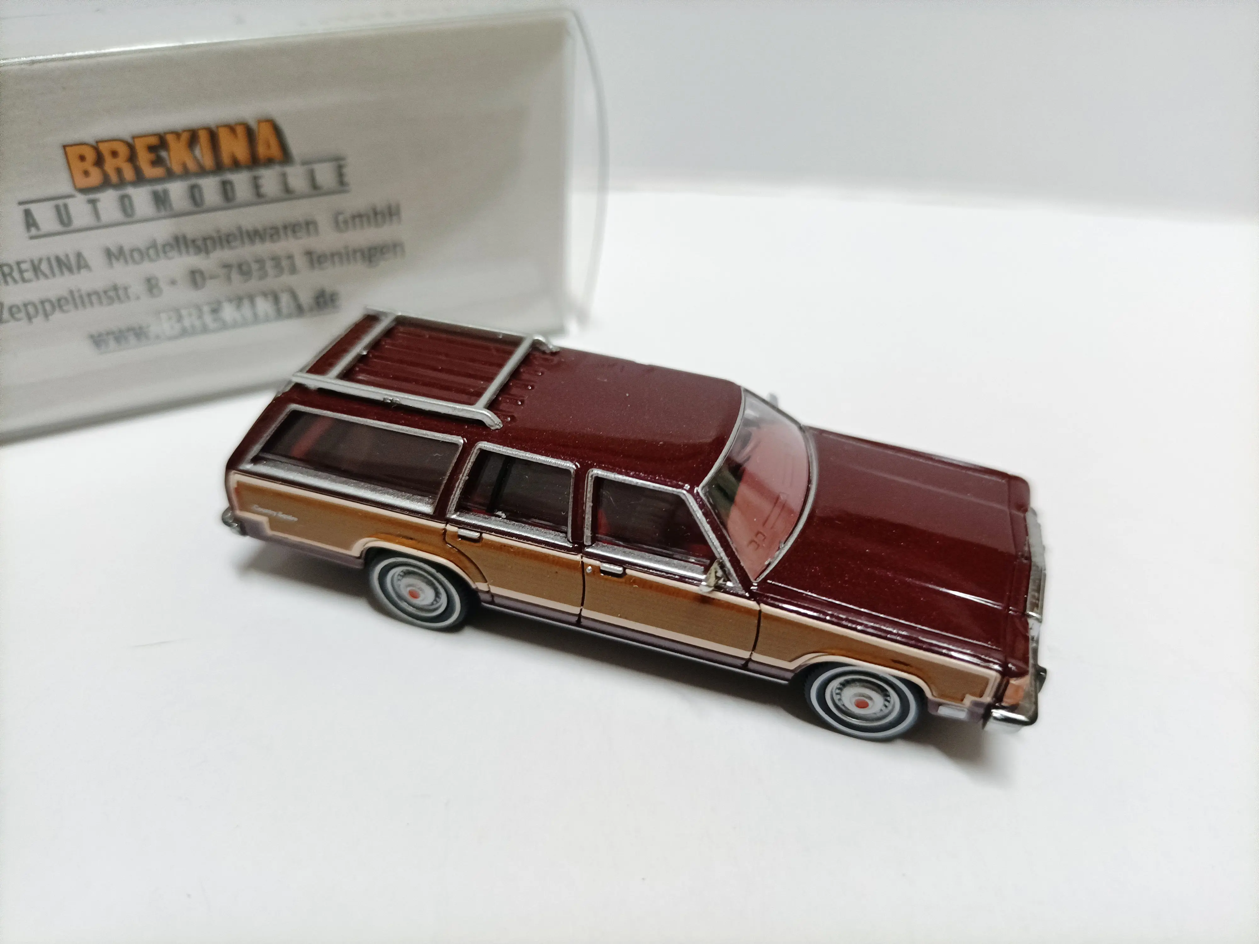 Brekina 1:87 LTD Country Squire Vintage Car Simulation Limited Edition Resin Metal Static Car Model Toy Gift