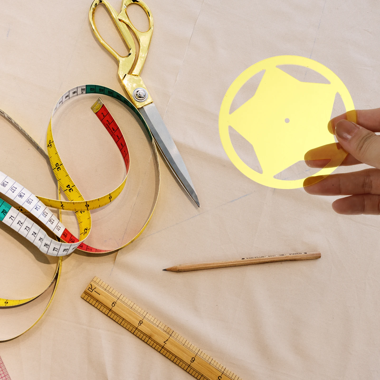 

5Pcs Quilting Stencils Acrylic Patchwork Sewing Templates DIY Embroidery Tools for Machine Quilting and Craft Clothing Templates