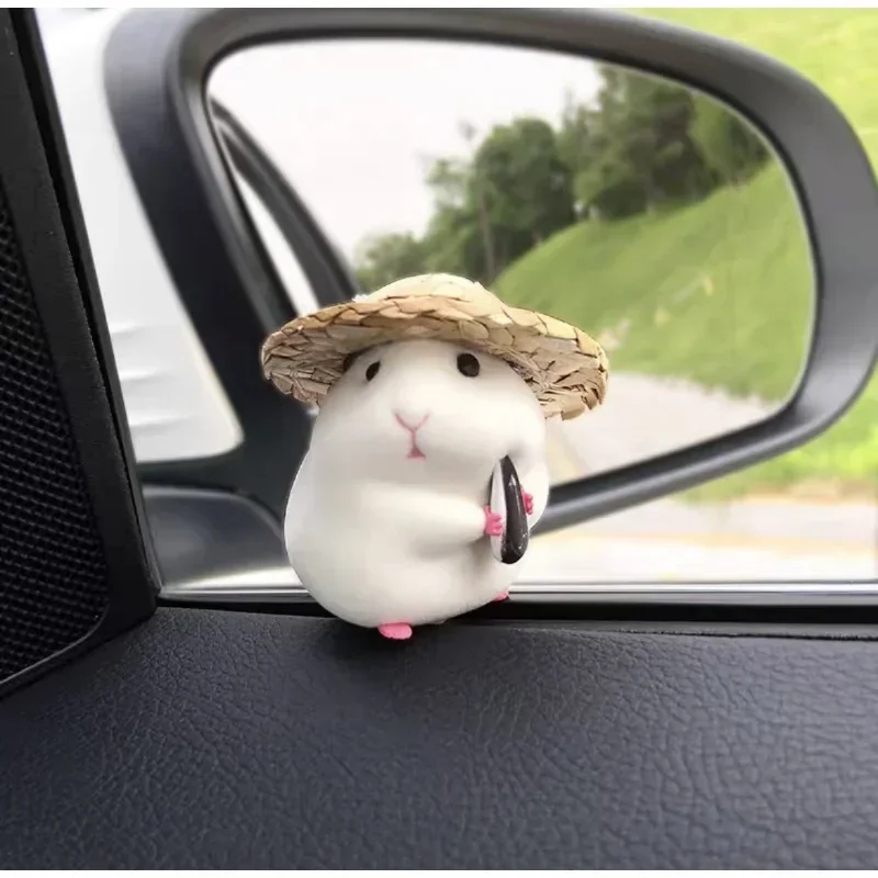 Cute Personalized Car Straw Hat Hamster Car Interior Decoration Window Edge Car Decoration Auto Interior Dashboard Accessories ﻿