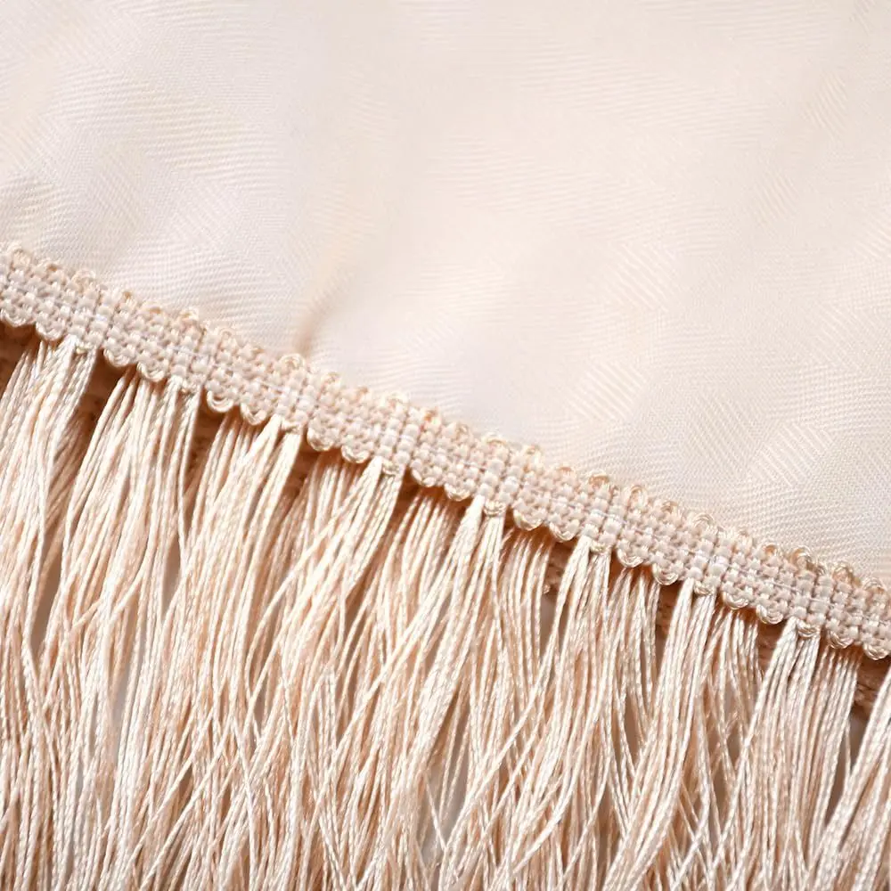 伝統的な160×160cmロシア風マフラースカーフ、ファッショナブルなオーバーサイズスカーフ、フリンジタッセル付きショールネックアクセサリー