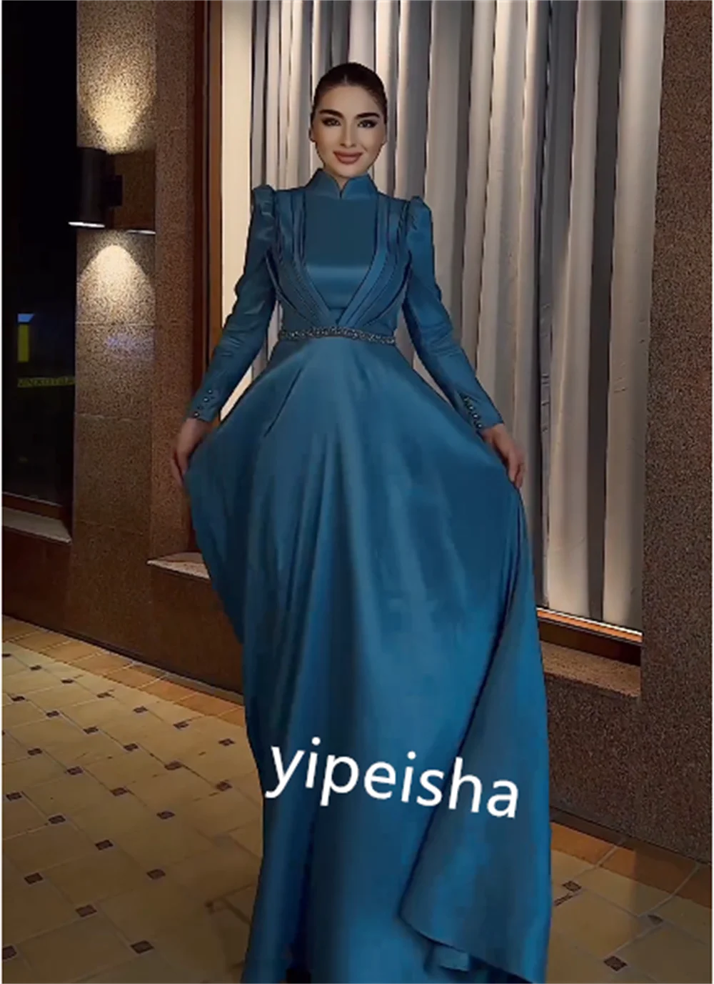 long sleeve dresses celebrities Long Sleeve Celebrity Gowns Trend