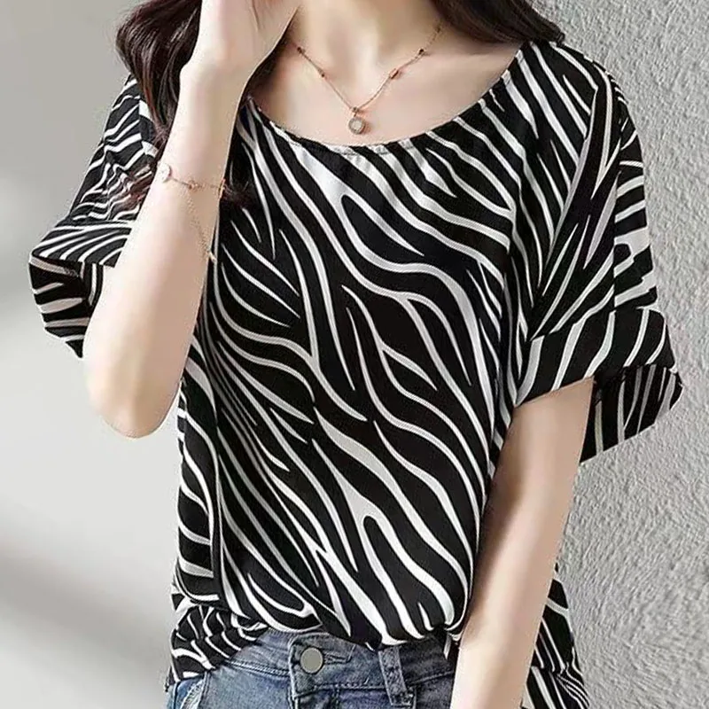 

2022 Femme Clothing Summer Chiffon Short Sleeve Shirts for Women Tops and Blouse Printed Black White Loose Striped Pullover 1700