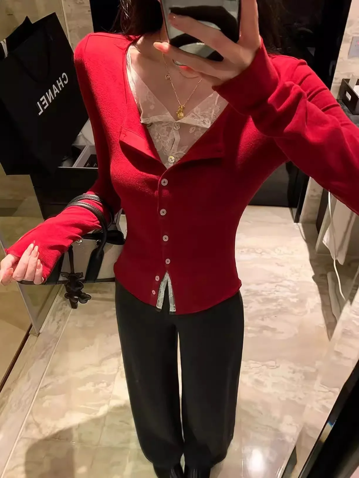 레드 레이스 롱 슬리브 티셔츠 여성 유니크 패치워크 베이스 티셔츠 탑 한국 스타일 출퇴근 클래식 패턴 얇은 바디핏