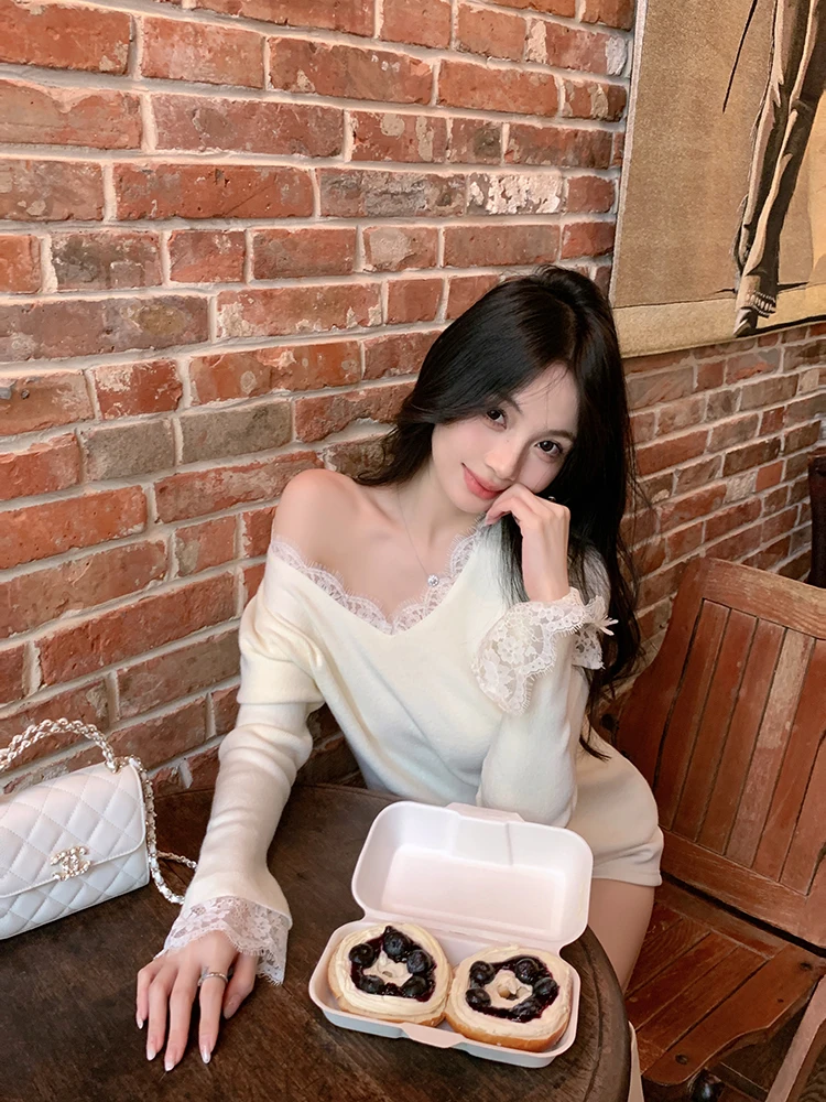 

Sweet Sle Women's Knitted Sweater Lace Trimmed Long Sve V-Ne Pullover Inner Wear Base irt White Color for Autumn Winter