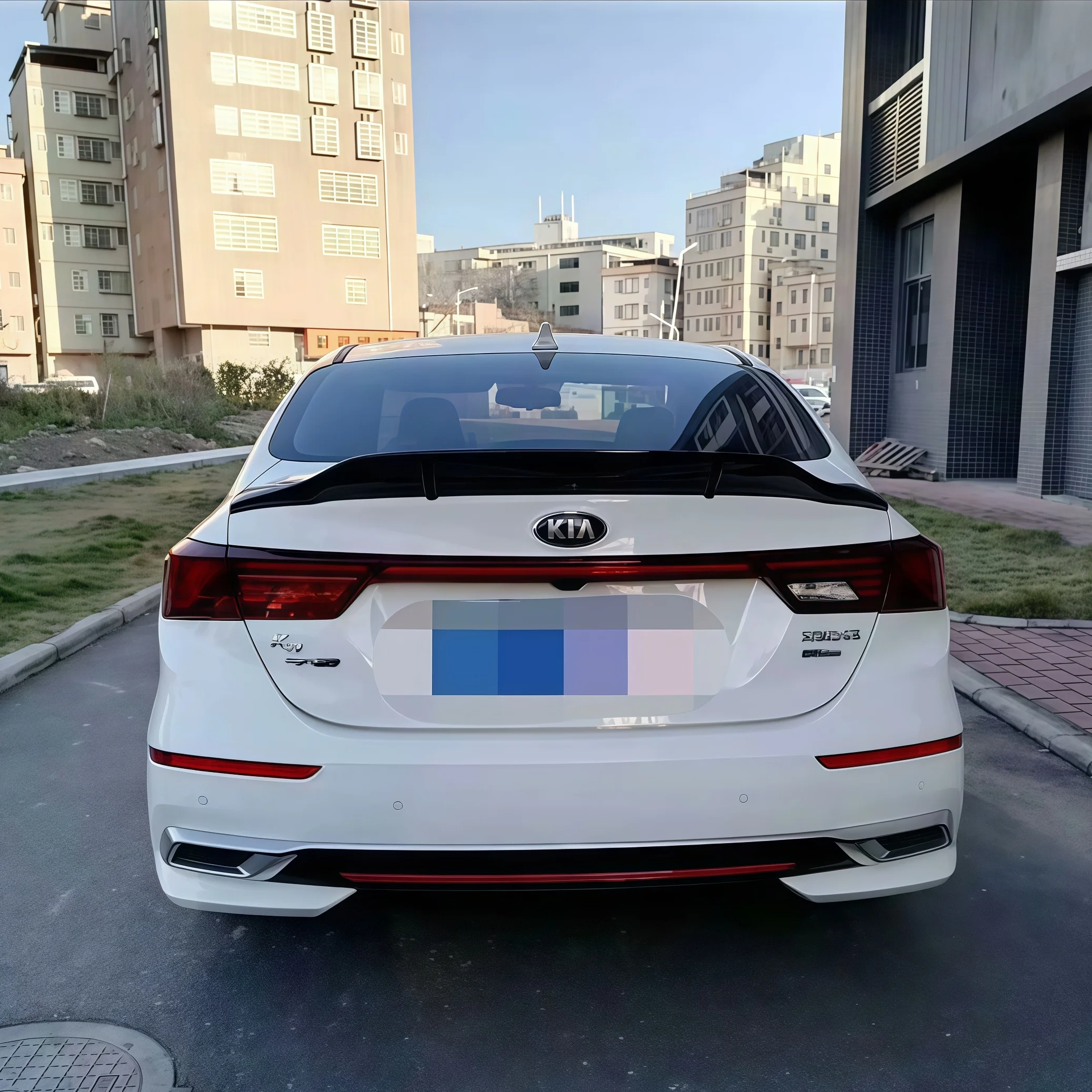 سبويلر صندوق السيارة لكيا K3 سيراتو فورتي سبورت GT 2019-2024 من ألياف الكربون FRP جناح خلفي من النوع R ملحقات سبويلر