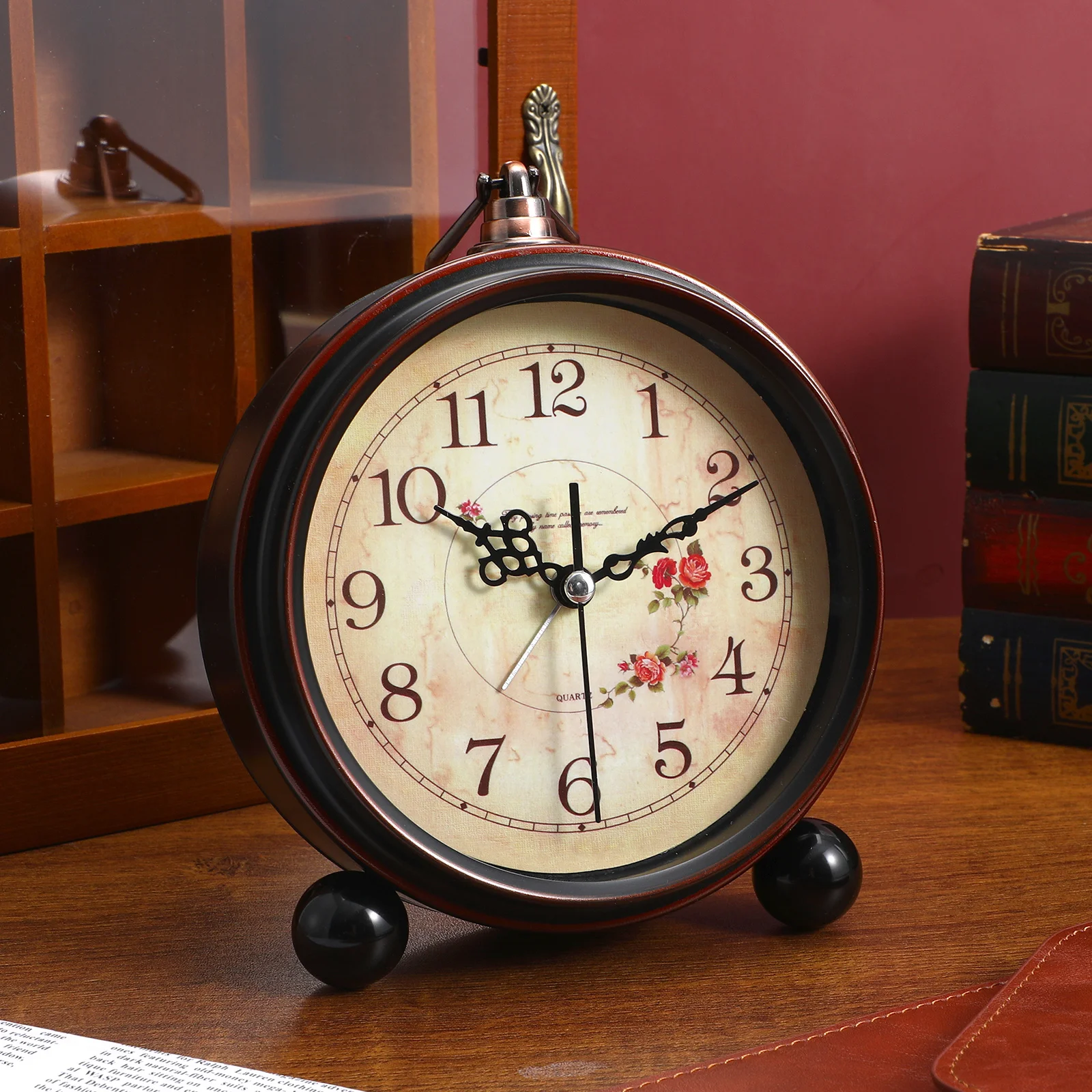 

Decorative Vintage Style Alarm Clock Silent Non-Ticking Quartz Movement Glass Lens Retro Table Clock for Bedroom Living Room