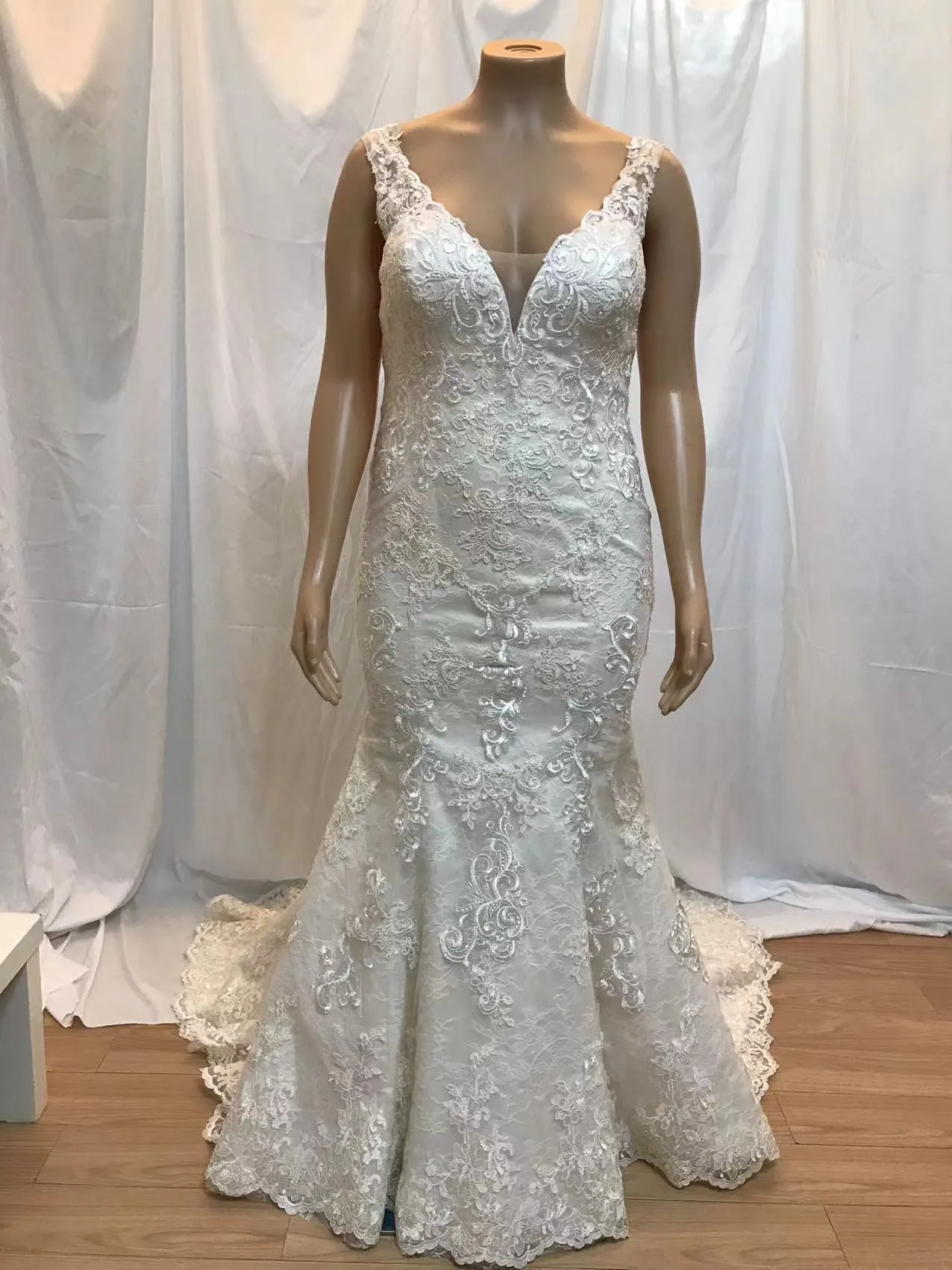 Instock Now Stock Cleanrance Champange V Neck Mermaid Wedding Dresses Size 16 sexy bridal gown