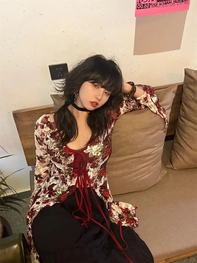 

Retro Gothic Flower Slit Tailcoat Shirt Zip Ties Lace Shirt Camisas Cardigan Blusas Mujer Spring Summer Blouse