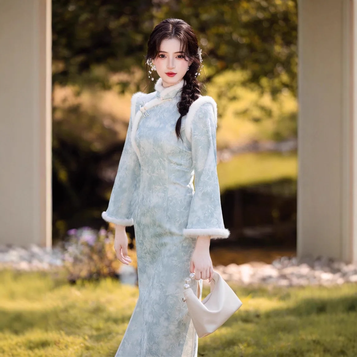 

Yourqipao Winter Satin Velvet Thickened Long Qipao Inverted Large Sleeves Stand Collar Cheongsam Chinese Style Dress for Women