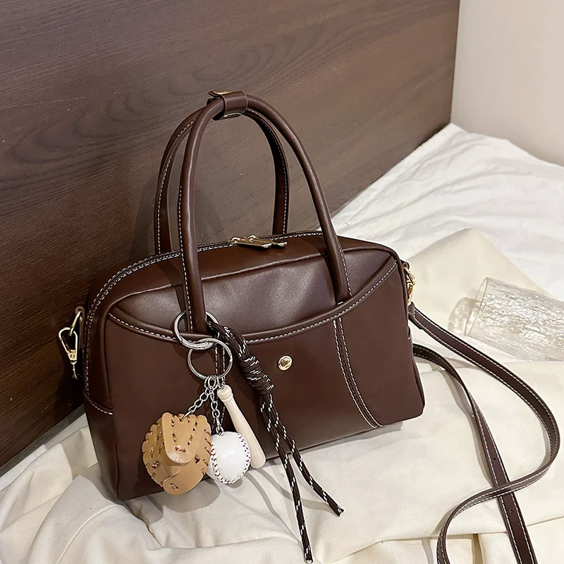 

Retro bag for Women 2025 New High-end Versatile Commuting Crossbody Bag Popular Handheld Bowling Bag Large Totes Packs Box Bags