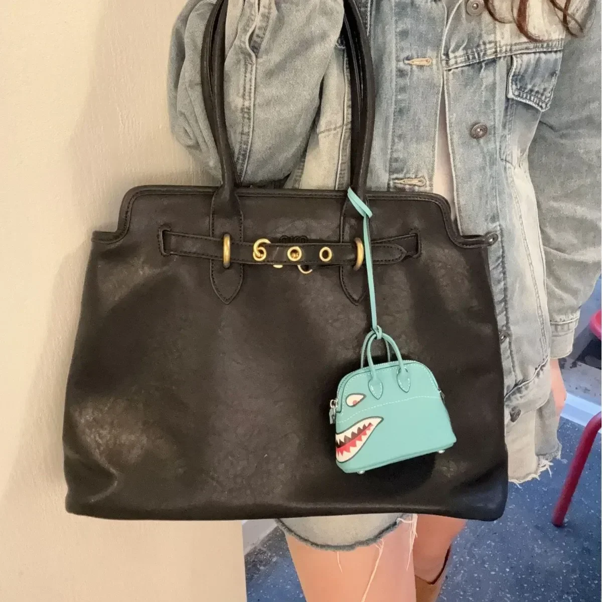 

Leather new shark mouth red envelope mini bag pendant premium car pendant earphone bag chain bag