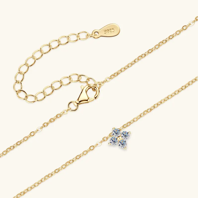 IOGOU محظوظ البرسيم زهرة مويسانيتي قلادة الذهب الحقيقي 10K للنساء قابل للتعديل S925 سلسلة حلية جوهرة الزفاف هدية للذكرى السنوية