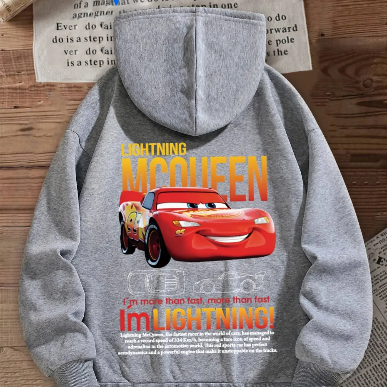سويت شيرت نسائي رسمي من Disney Lightning McQueen Cars بغطاء للرأس أسود مع قلنسوة برباط كاجوال من Lightning McQueen