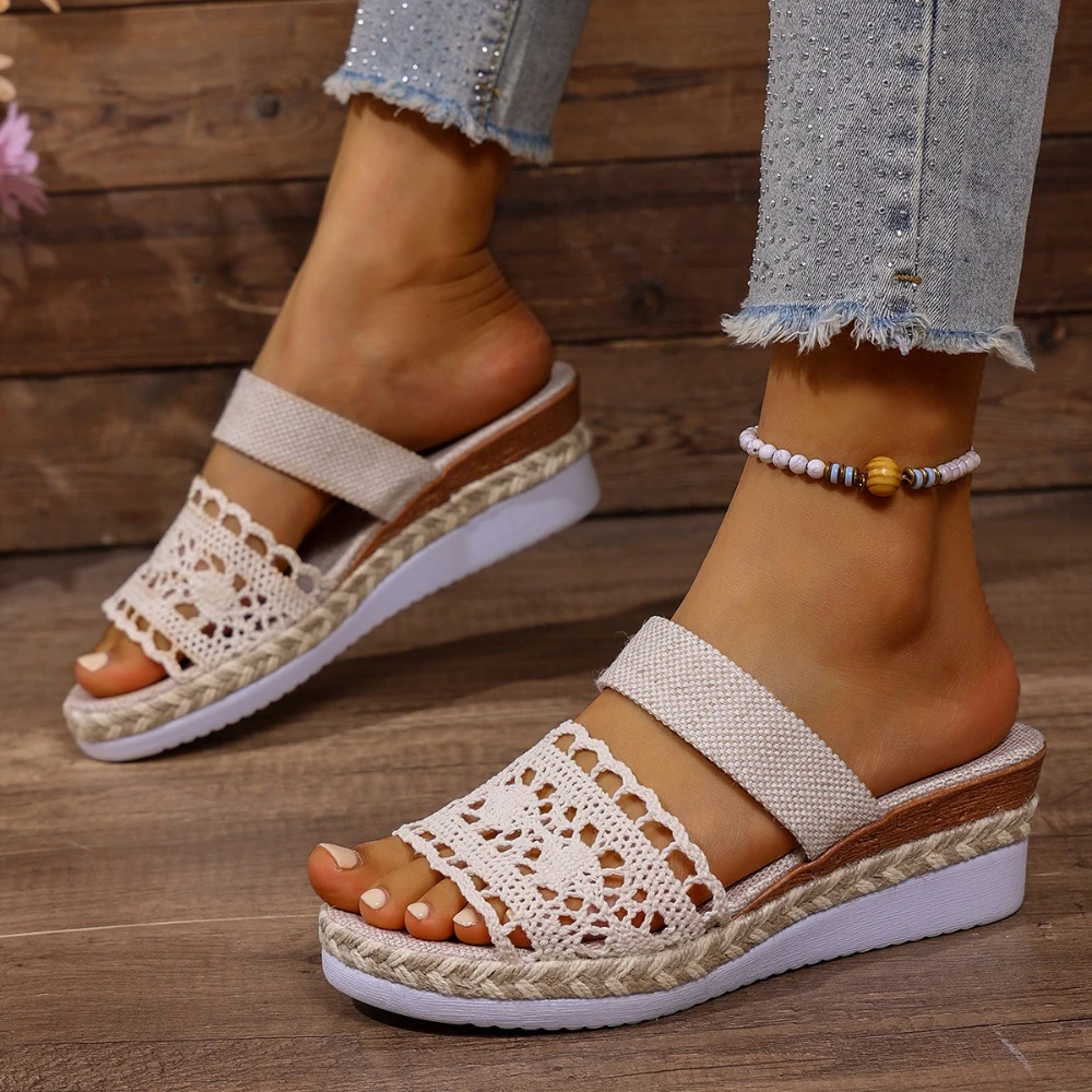 

Женские летние шлепанцы на танкетке с вырезами, с открытым носком, на платформе с пряжкой, элегантные удобные пляжные сандалии-слайды для женщин