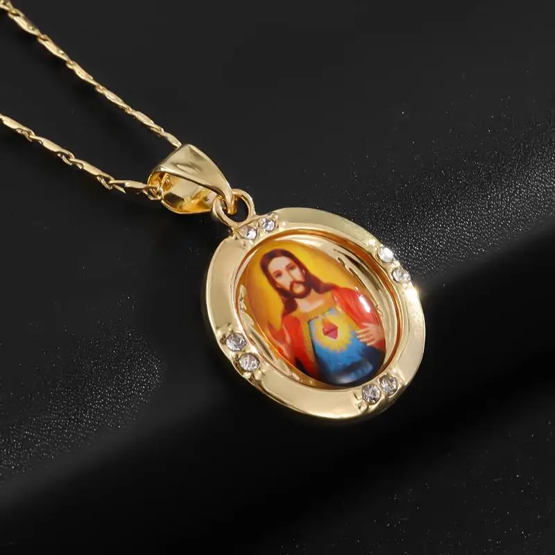 Exquisite Jesus Portrait Pendant Necklace for Men and Women Christian Prayer Protection Amulets Jewelry Gifts