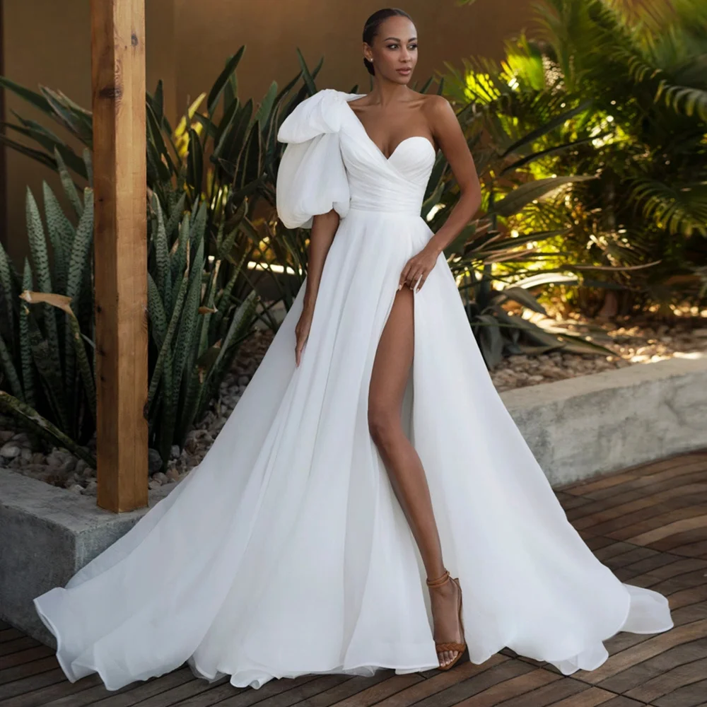 

Chic One Shoulder Organza Wedding Dresses with Side Slit and Bow Chapel Train A-line Pleats Sweetheart Bridal Gowns Custom Made