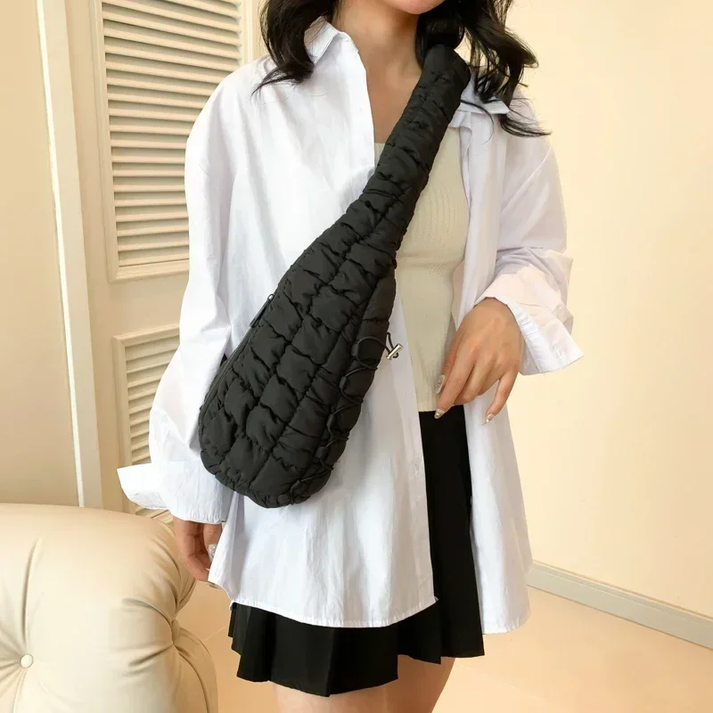 

Zipper Plaid Nylon Fabric Crossbody Bag 2024Summer Women's New Solid Color Trendy Versatile Shoulder Bag Niche Commuting Package
