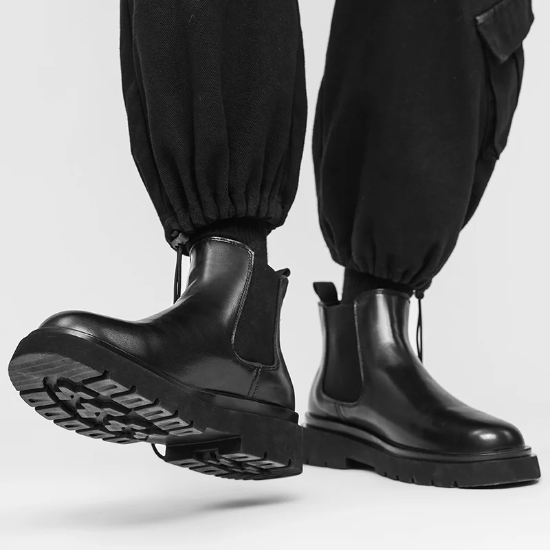 Botas de moda de Color sólido, zapatos de cuero originales de moda negros, Botas de plataforma de vaquero, Botas altas masculinas de talla grande para Otoño e Invierno