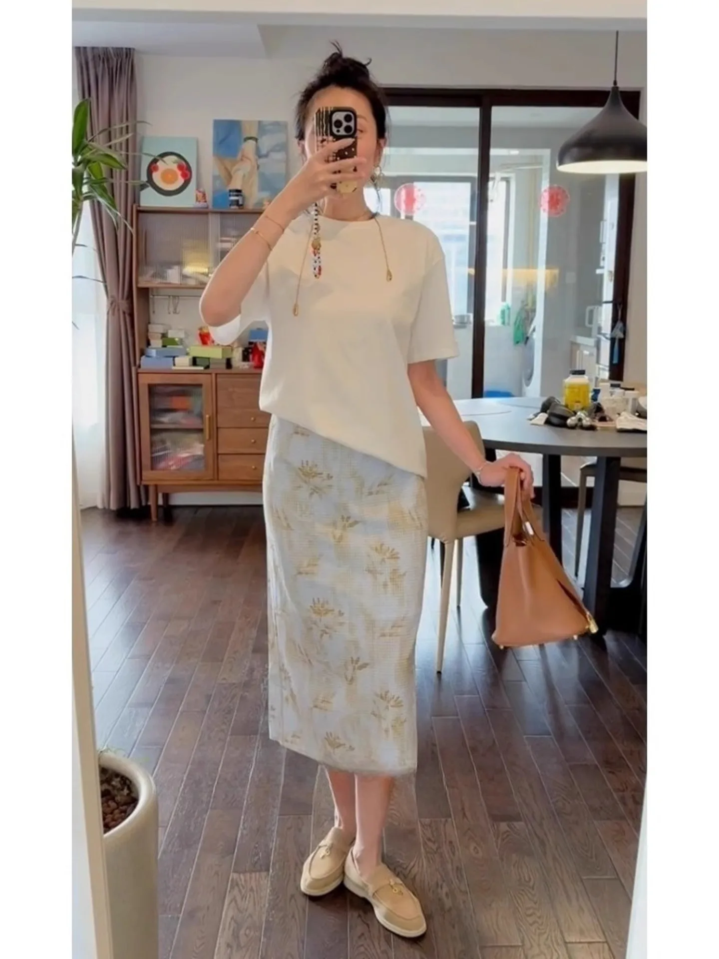 Chic White Printed T-irt And f-length Skirt Two-piece Set for Young Women Summer 2025 Faionable Korean Sle Outfit