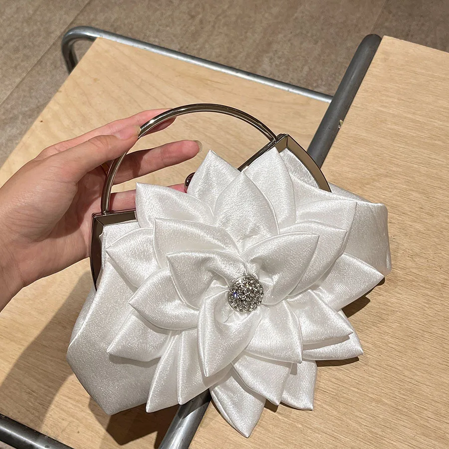 

Elegant satin flower handbag pure white texture rhinestone stamen gentle premium dinner bag wedding bag