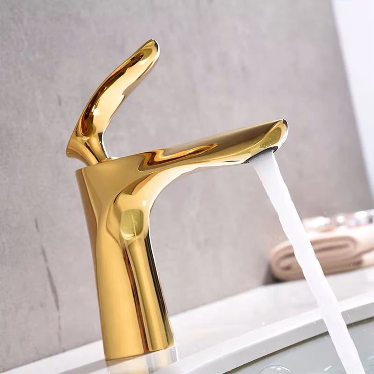 

Basin Faucet Bathroom Single Basin Faucet Cold and Hot Water Wash Toilet Faucet Bathroom Accessories