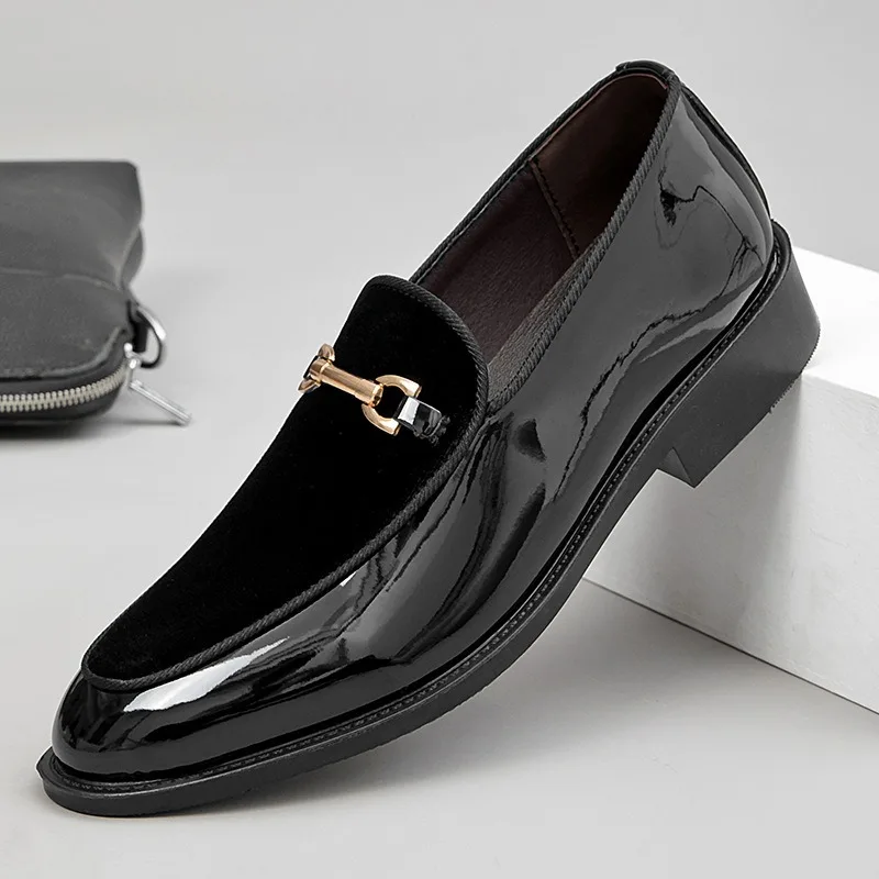 

Fashion Men Loafers Metal Buckle Glossy Patent Leather Velvet Patchwork Formal Dress Shoes Business Male Casual Leather Shoes