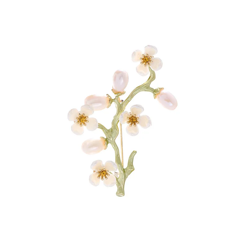 Spilla cheongsam con perle d'acqua dolce floreali smaltate fresche ed eleganti, un accessorio di fascia alta per le donne