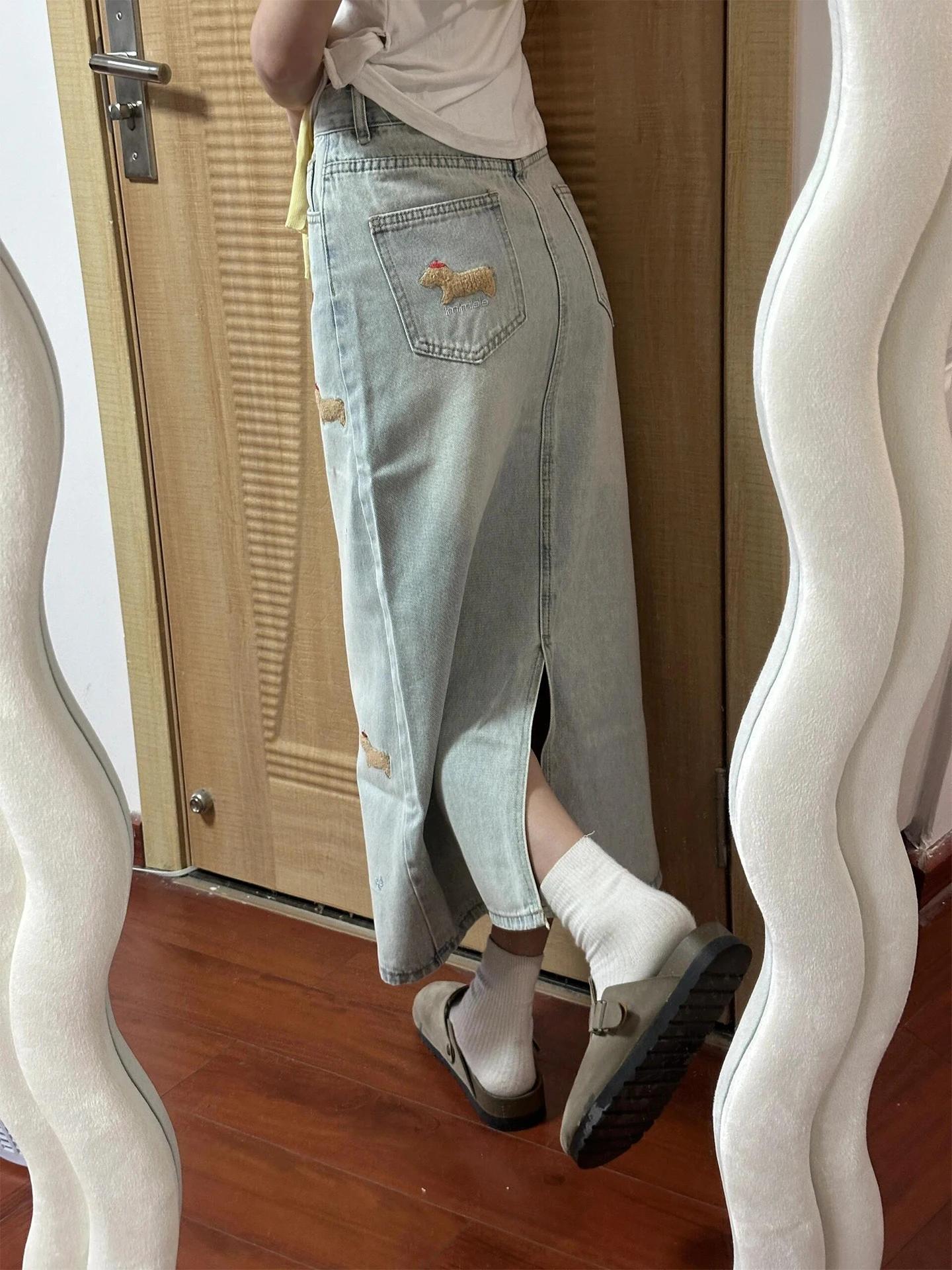 

plus Size Denim Skirt with Ba Split And Embroidery A-Line Midi Skirt for Women Retro Cartoon Dog Stitching High Waist Cotto...