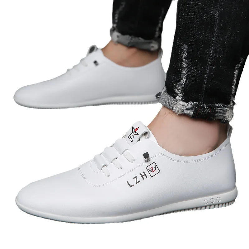 Zapatos blancos sin cordones para hombre, zapatillas informales de suela suave para conducir, ligeras, de verano, M1033